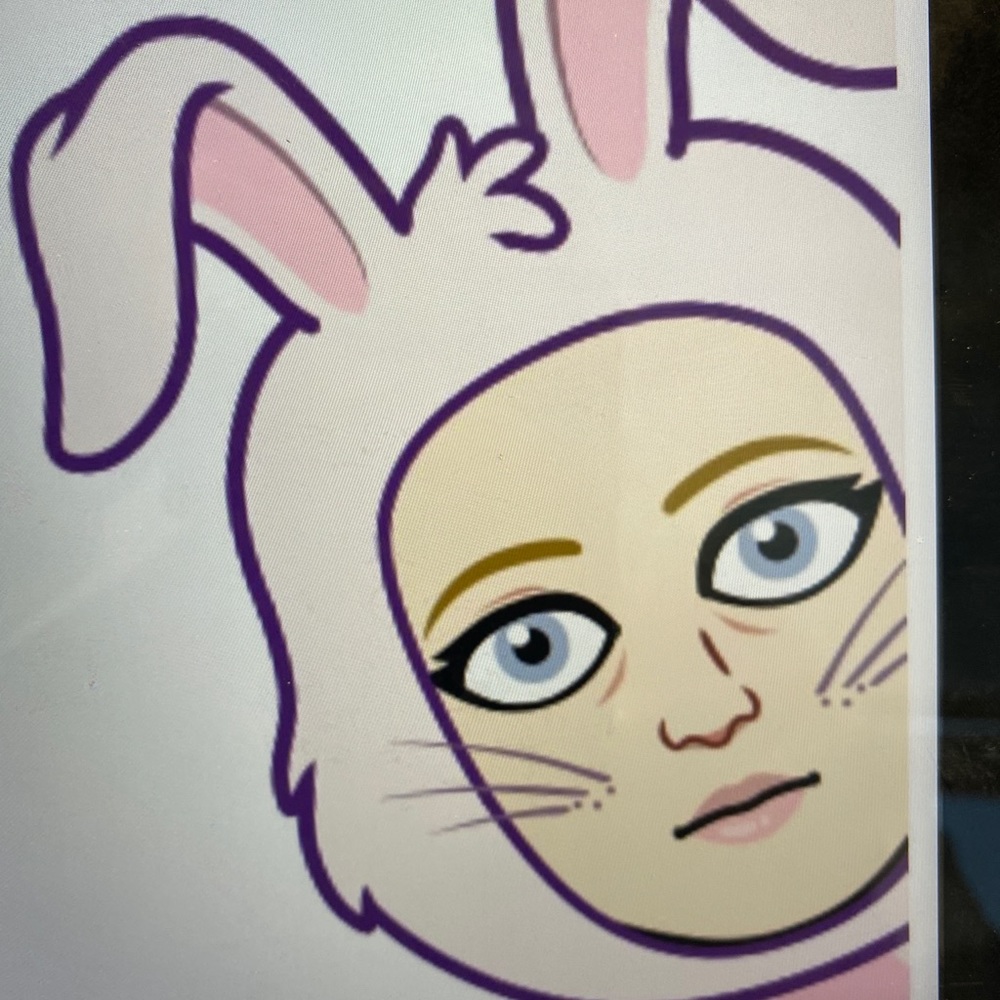 Meet your Posher, Cynthia